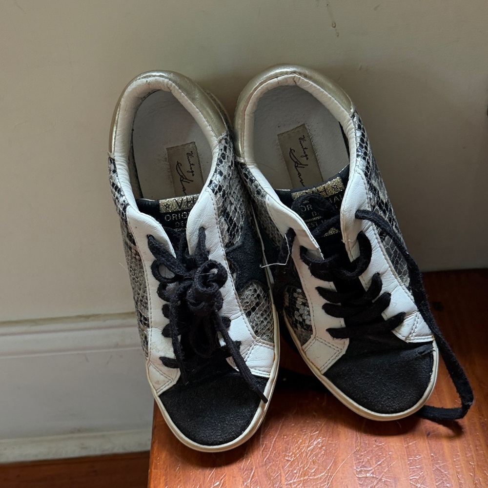 Vintage Havana Black White Snake-Print Sneakers